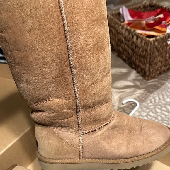 UGG Classic Chestnut Boots - Picture 7 of 11